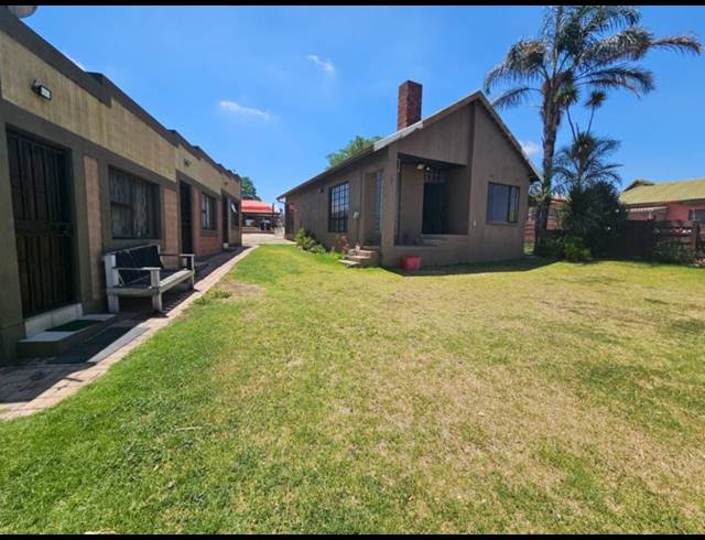 BUSINESS FOR SALE IN KEMPTON PARK EXT 05